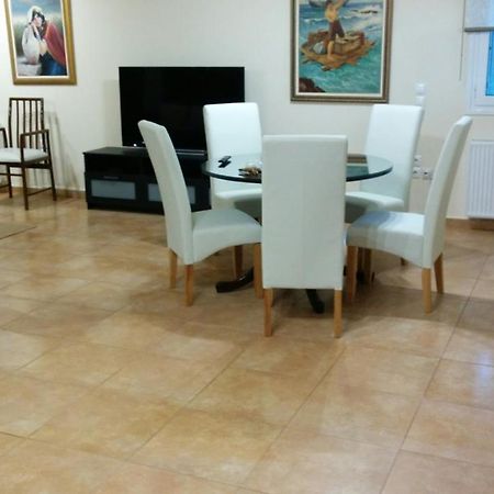 Lovely 2-Bedroom Apartment At Greek Riviera Βάρη Εξωτερικό φωτογραφία