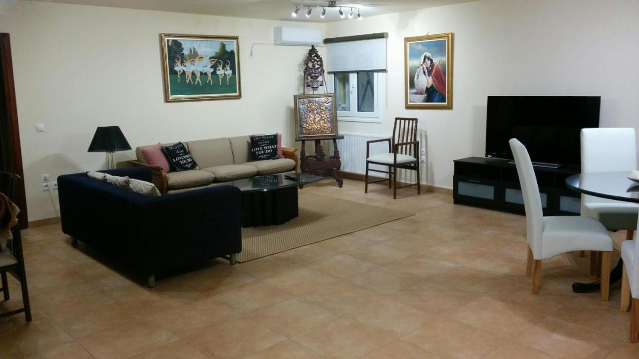 Lovely 2-Bedroom Apartment At Greek Riviera Βάρη Εξωτερικό φωτογραφία