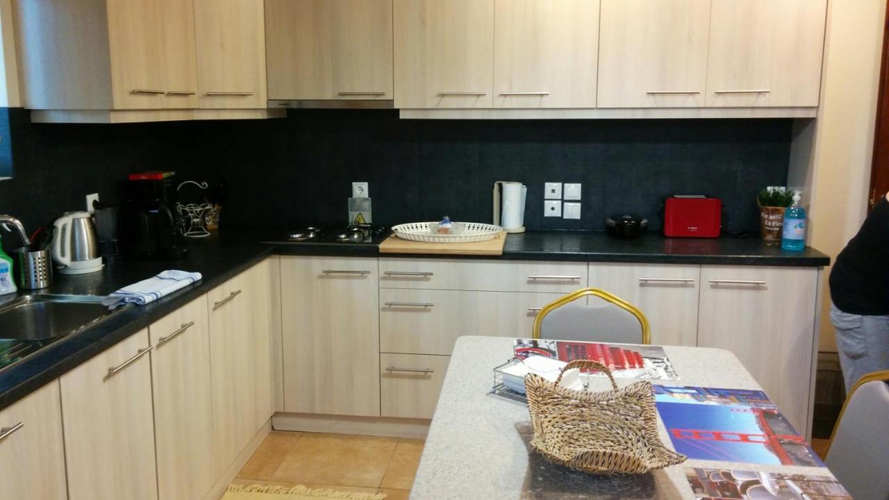 Lovely 2-Bedroom Apartment At Greek Riviera Βάρη Εξωτερικό φωτογραφία